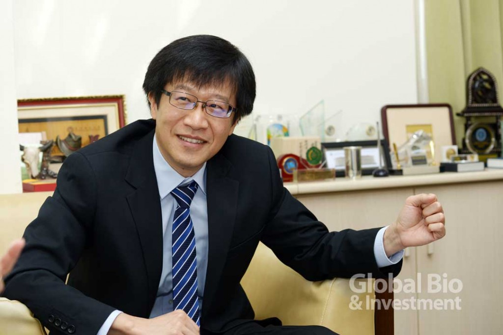今年新上任的北醫藥學院院長劉景平以小分子藥物、藥物化學見長。(攝影/林嘉慶)
