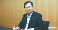 瑩碩董事長王建治對投入研發的預算毫不手軟,組建臺灣最大規模的製藥劑型技術研發團隊。(圖/瑩碩生技提供)