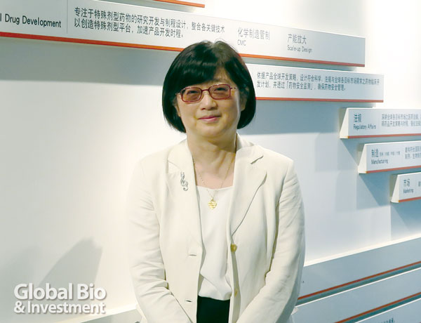 東曜藥業CEO黃純瑩