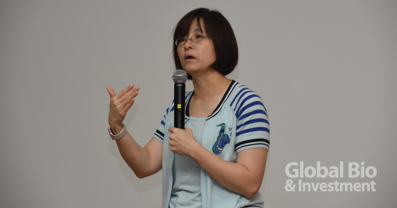 衛生福利部簡任技正劉越萍表示,衛福部秉持把關民眾安全的精神,從嚴審查細胞治療申請項目。(攝影/巫芝岳)