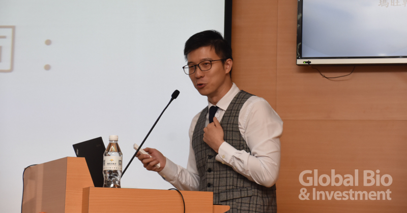 瑪旺行銷長洪唯倫表示,作為非鎖定癌症治療的幹細胞公司,瑪旺將自身定位為專業的皮膚細胞療法提供者。(攝影/巫芝岳)