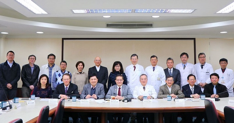 陽明大學、交通大學與臺北榮民總醫院成立研發聯盟,將優先投入快篩試劑與抗病毒藥物研發。(圖片/陽明提供)
