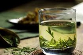 喝綠茶又一大好處,兒茶素有望降低食物過敏。(圖片取自網絡)