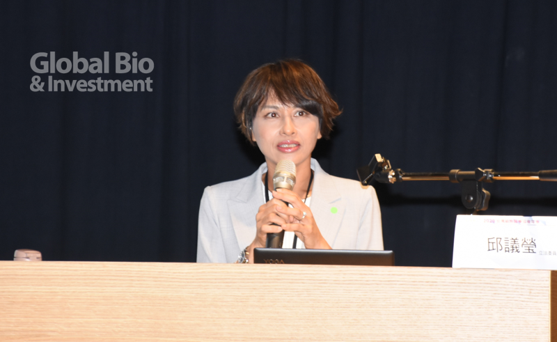 立法委員邱議瑩:不須糾葛「製劑」「製品」 早日通過立法才是解方。(攝影:李林璦)